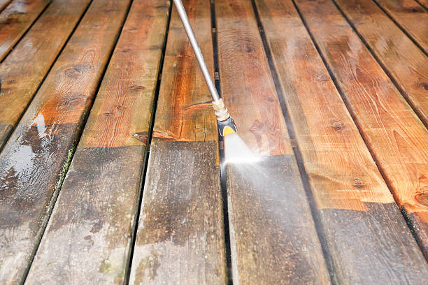 Best Gutter Cleaning  in Saucier, MS